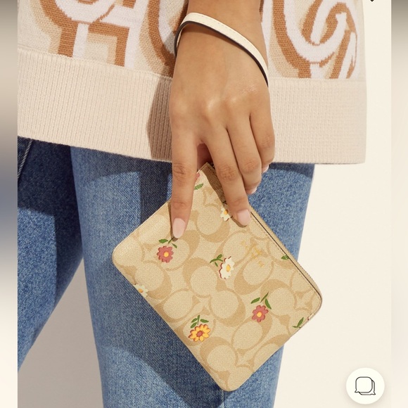 NWT Coach Ditsy corner Zip Wristlet In Signature Canvas - Picture 8 of 8